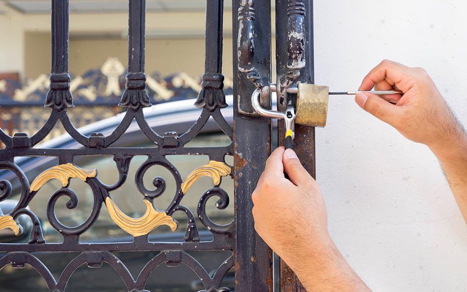 changer serrure porte fenetre pvc Salon-de-Provence